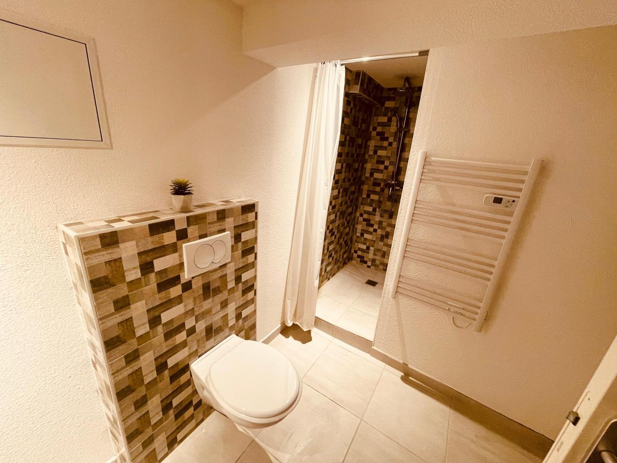 La Cave aux Lumières, vivez la Côte Roannaise ! Apartamento Renaison Exterior foto